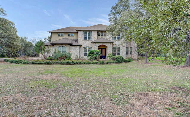 view of front of house featuring a front yard