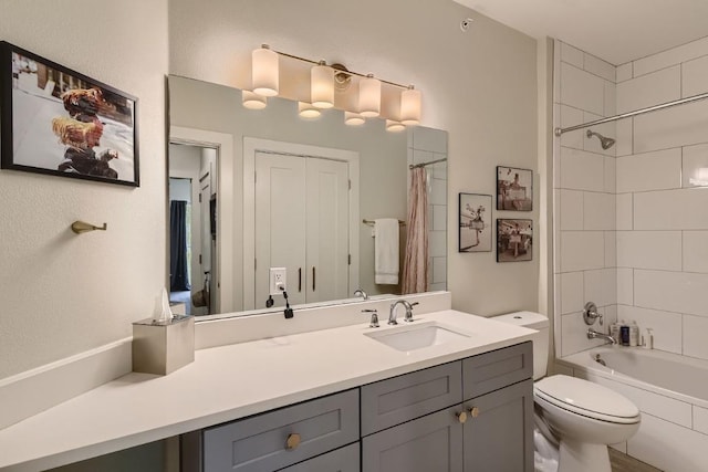 908 Nueces St Unit 37, Austin, TX 78701 - full bath featuring vanity and shower / tub combo with curtain