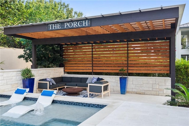 view of swimming pool featuring outdoor lounge area