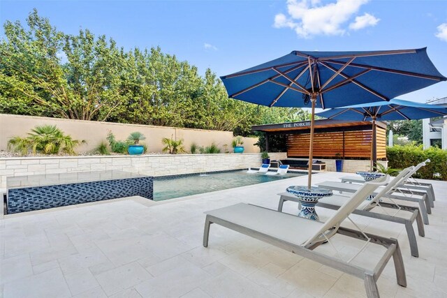 107 Bisset Ct, Austin, TX 78738 - fenced backyard featuring a patio