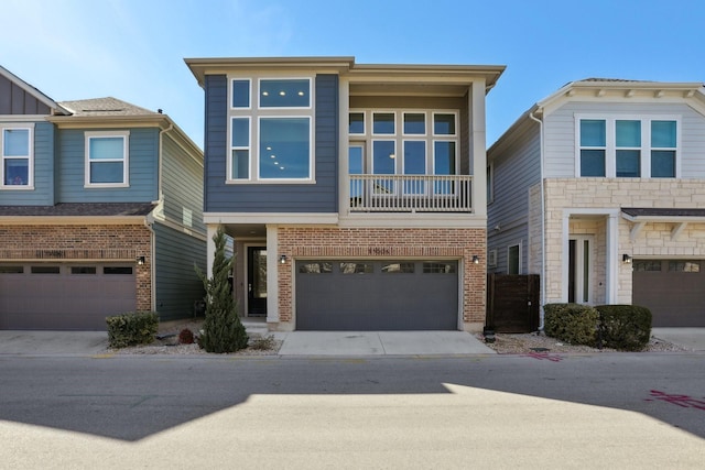 view of front facade featuring a garage