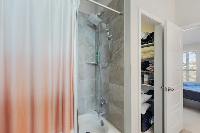 bathroom featuring shower / bath combo