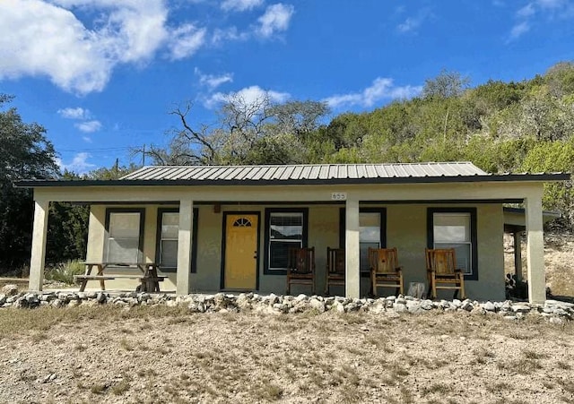 view of front of house with covered porch