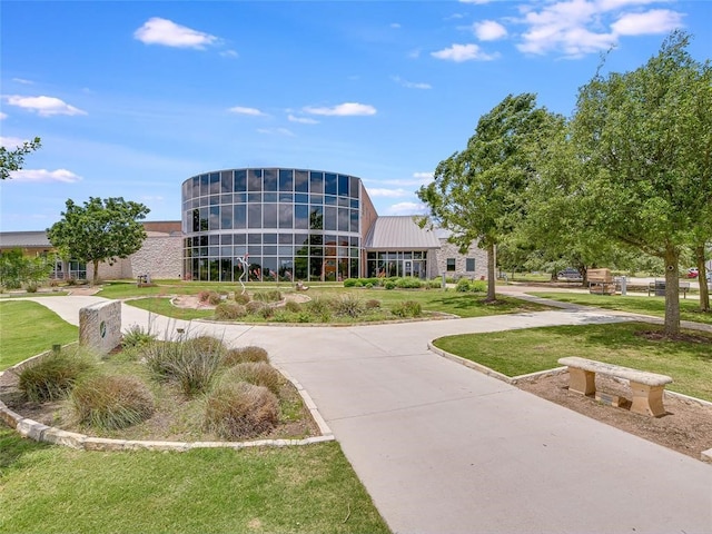 exterior space featuring a lawn