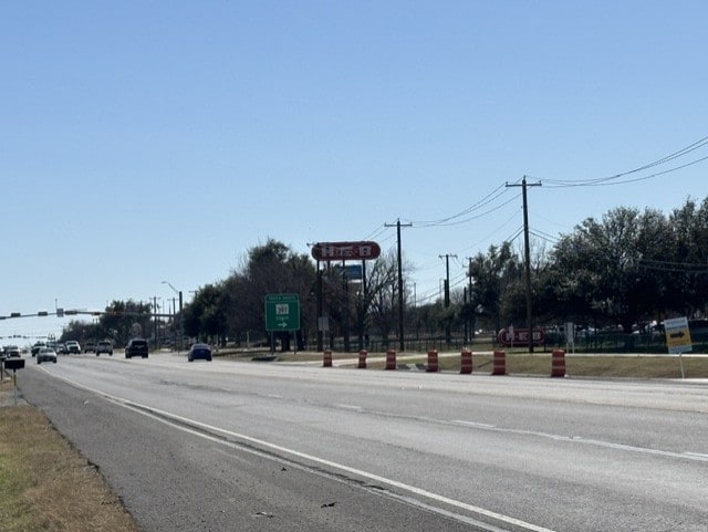 4030 N Main St, Taylor, TX 76574