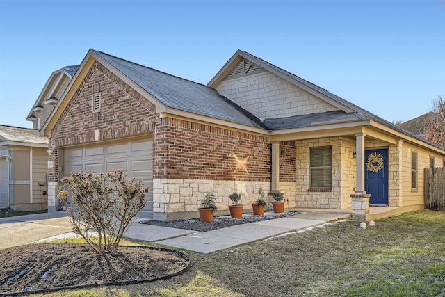 view of front facade featuring a garage