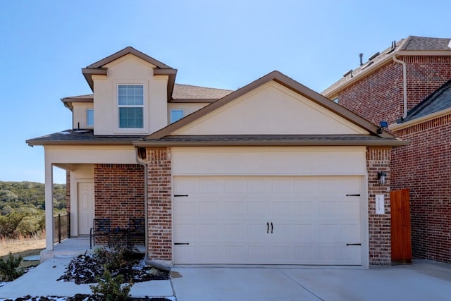 view of front property featuring a garage