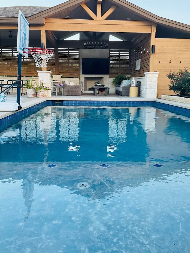 view of swimming pool featuring an outdoor hangout area