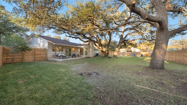 view of yard with a patio area