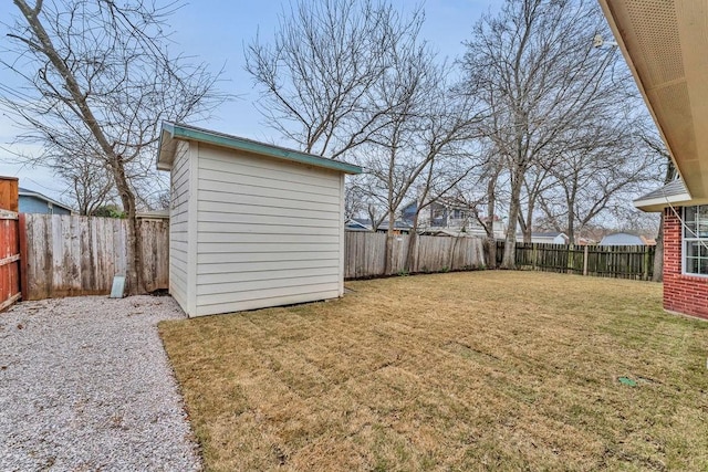 view of yard with a storage shed