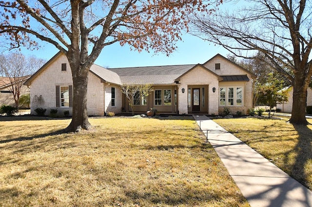 view of front of house with a front yard