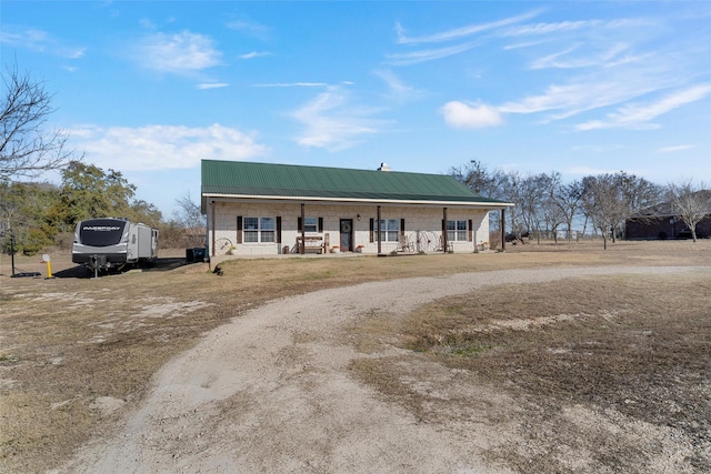 view of front of property with covered porch