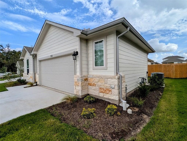 122 Checkers Cv, Elgin, TX 78621 - photo 3