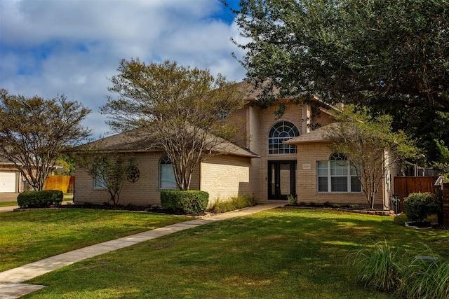 view of front facade featuring a front lawn