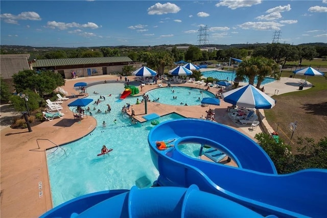 view of swimming pool