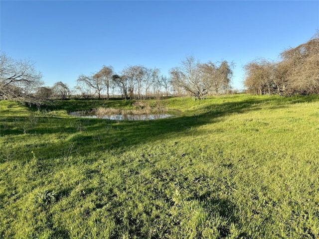 Listing photo 2 for 105 Hall Rd, Luling TX 78648