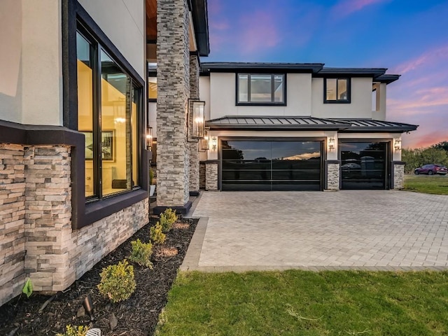 view of front facade with a garage