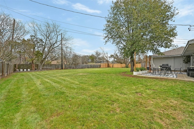 view of yard with a patio