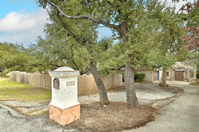 107 S Cuernavaca Dr, Austin, TX 78733 - view of yard