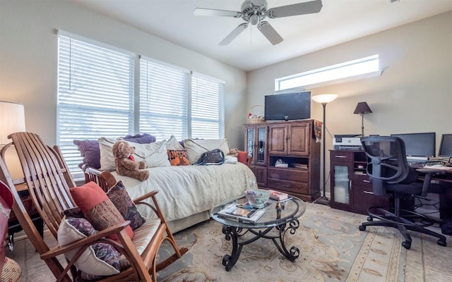 bedroom with ceiling fan