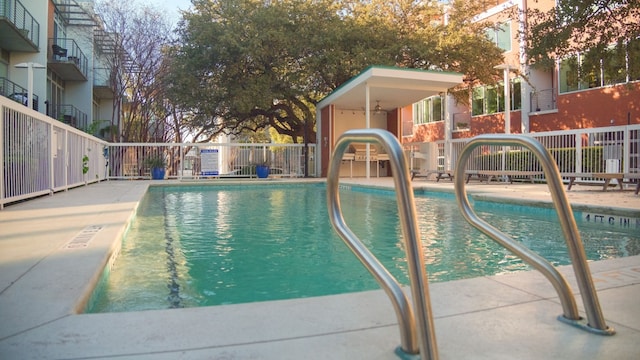 view of swimming pool