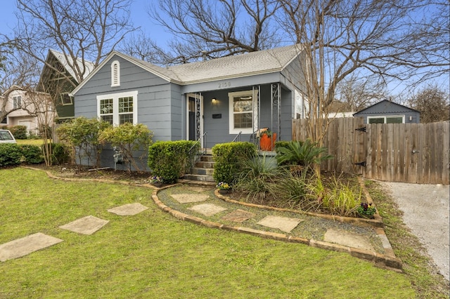 view of front of home with a front lawn