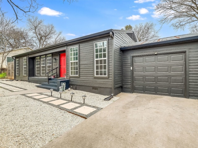 view of front facade with a garage