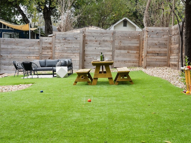 view of yard with an outdoor hangout area