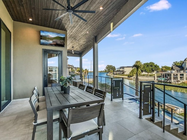 balcony featuring ceiling fan