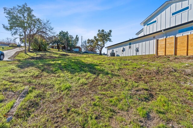 1316 E Applegate Dr, Austin, TX 78753