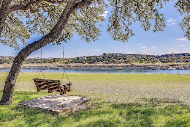 view of yard featuring a water view