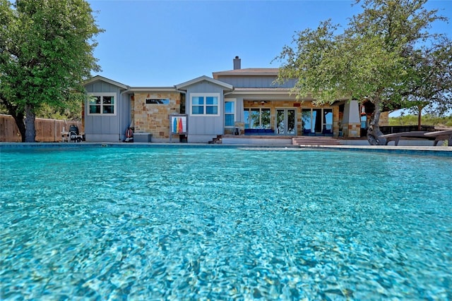 view of swimming pool