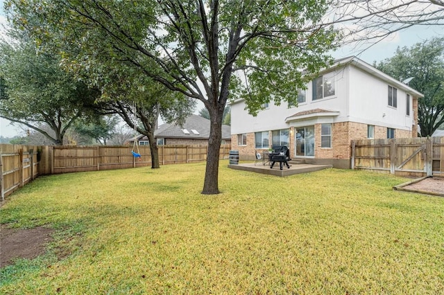 view of yard with a patio