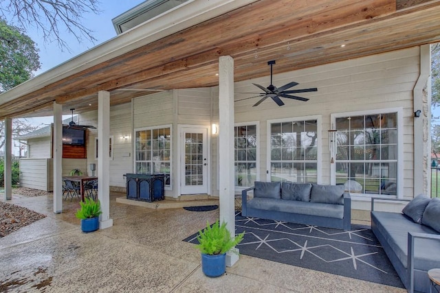 view of patio featuring ceiling fan and an outdoor hangout area