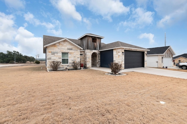 view of front facade with a garage