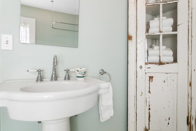 bathroom with sink