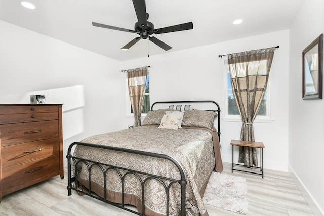 bedroom with ceiling fan