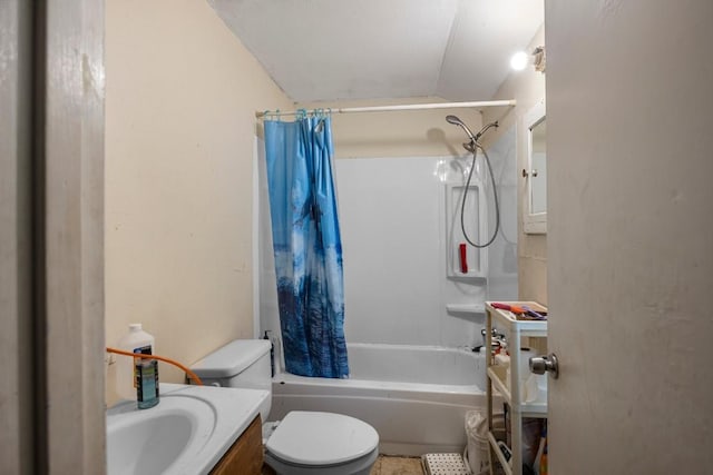 full bathroom with shower / bath combination with curtain, vanity, and toilet