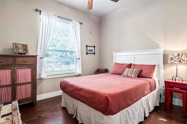 bedroom with ceiling fan