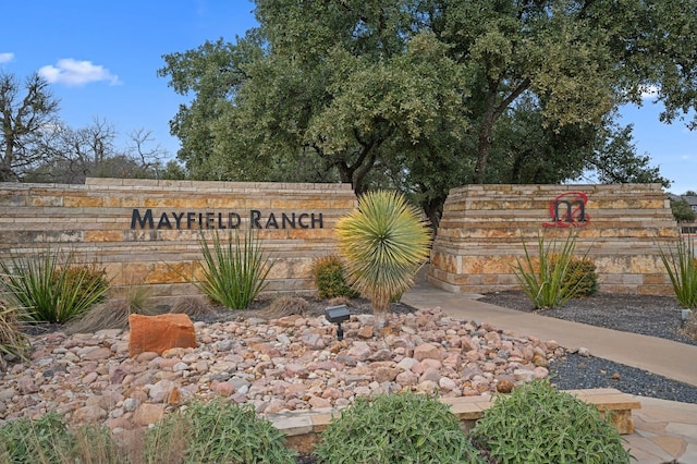 view of community / neighborhood sign