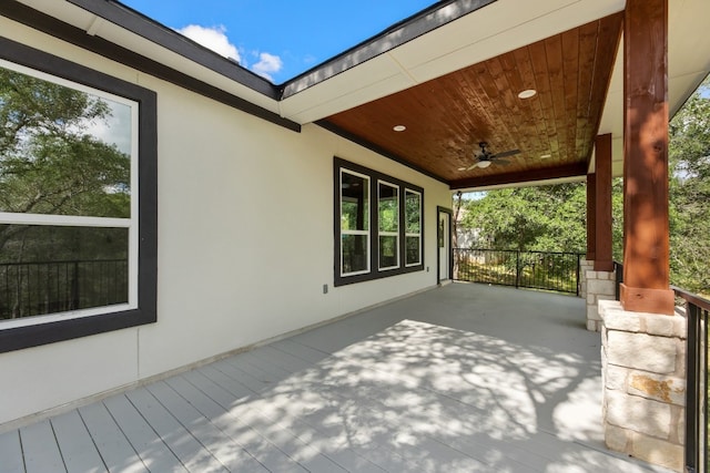 view of patio / terrace with a porch and ceiling fan