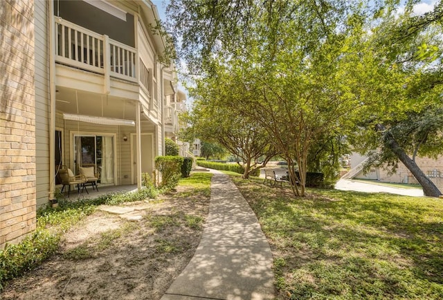 2450 Wickersham Ln Unit M1311, Austin, TX 78741 - view of yard