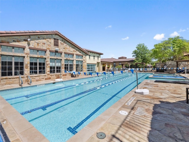 view of swimming pool