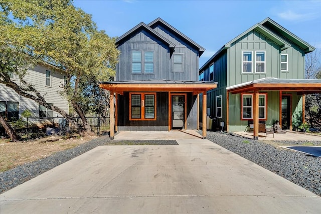 view of front of house with a porch