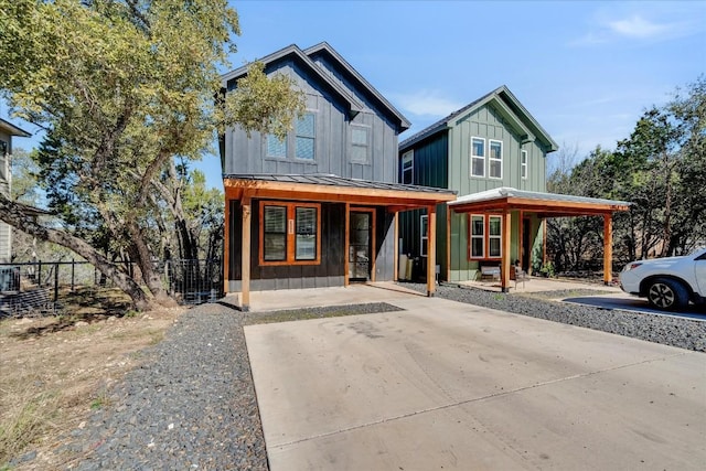 view of front of house featuring a porch