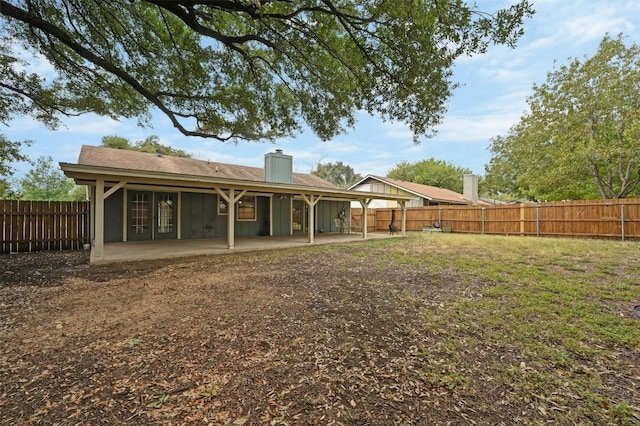 view of yard featuring a patio area