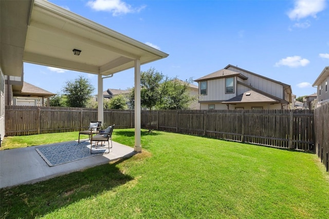 view of yard featuring a patio