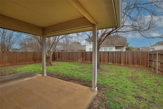 view of yard featuring a patio