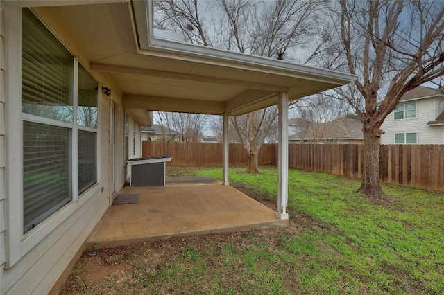 view of yard featuring a patio area