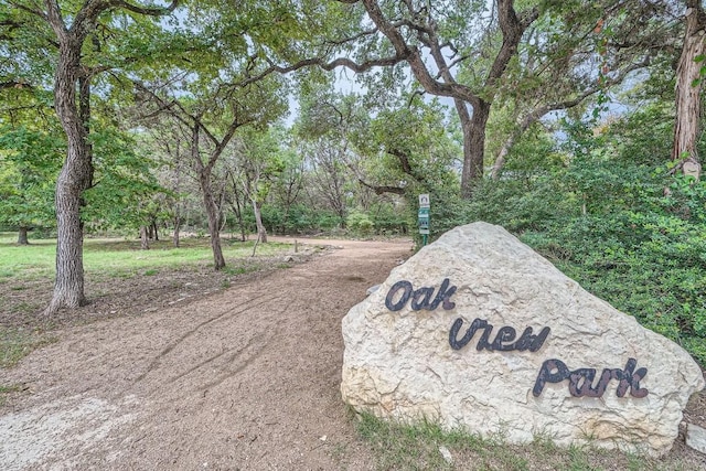 view of community / neighborhood sign